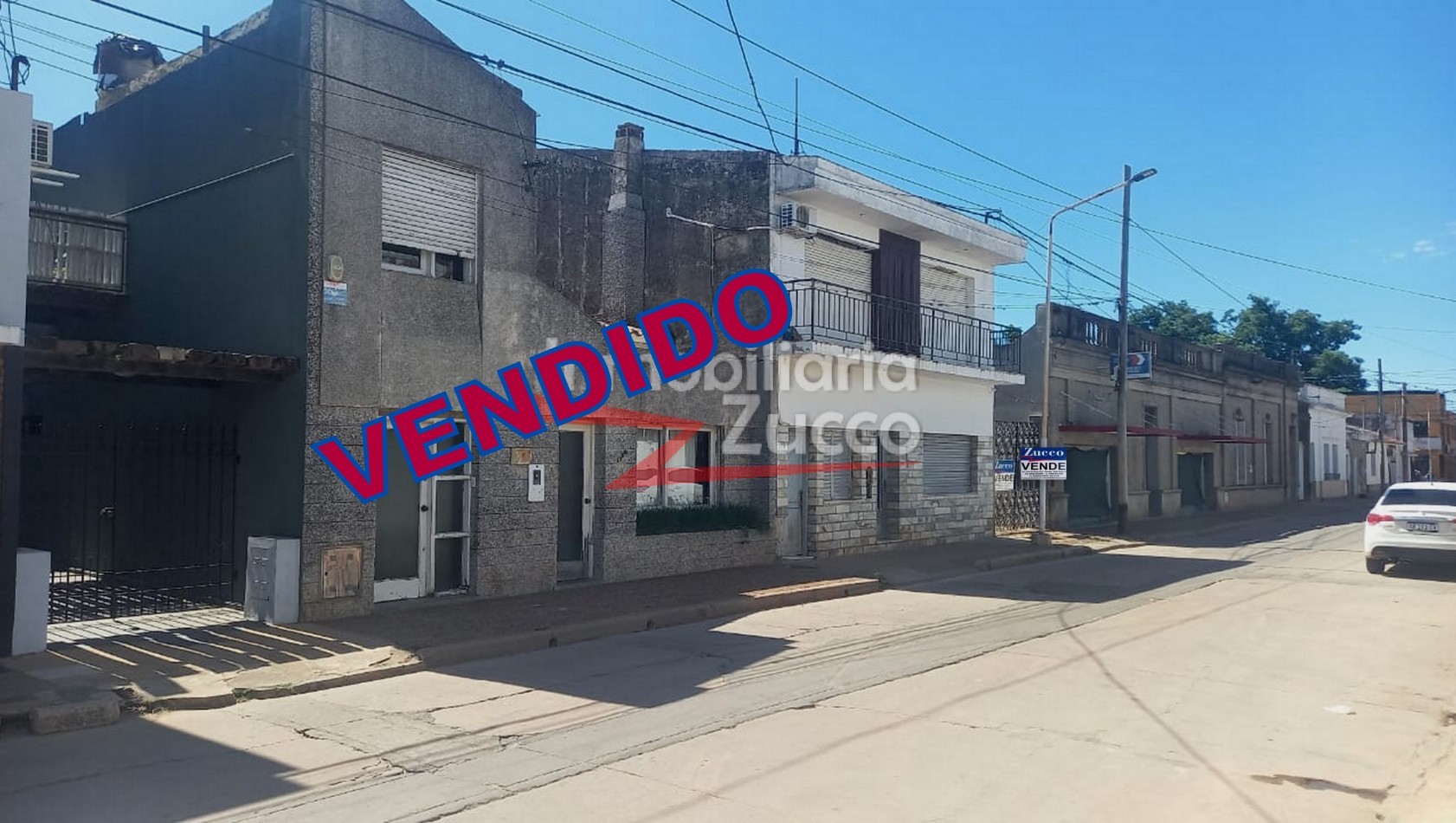 VENTA: CASA EN PLENO CENTRO DE CORONDA - Ref. 204