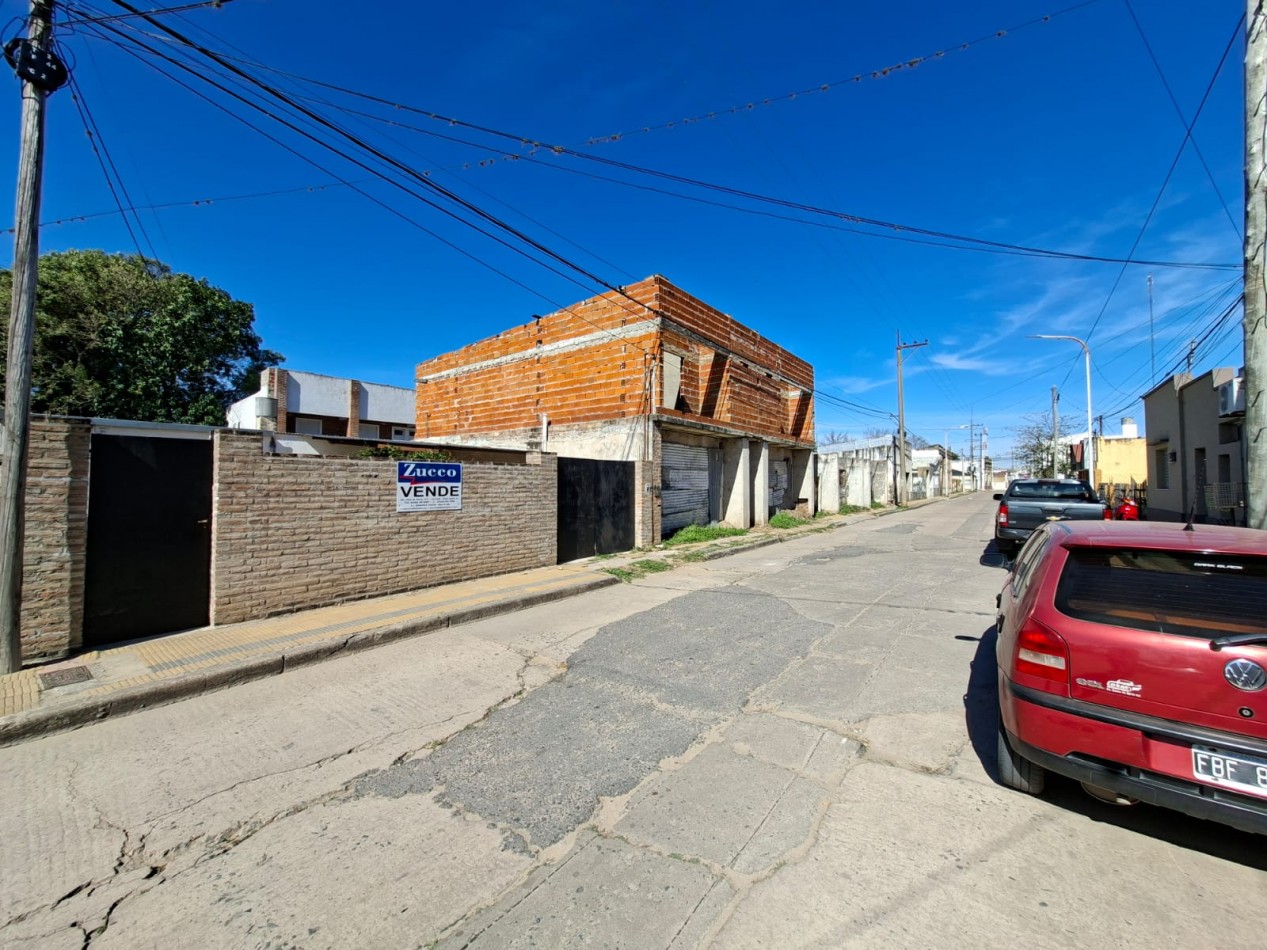 Venta - Casa en zona centrica - Coronda - Ref. No 606