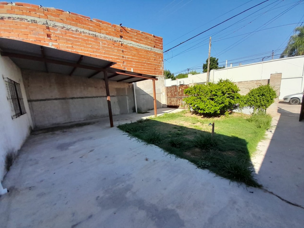 Venta - Casa en zona centrica - Coronda - Ref. No 606