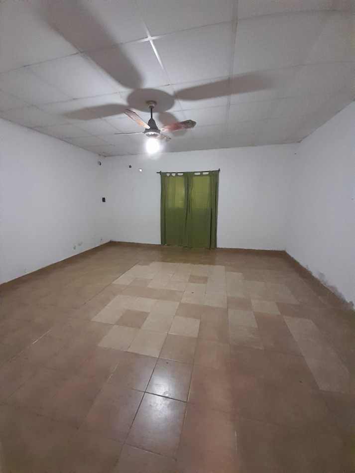 Venta - Casa en zona centrica - Coronda - Ref. No 606