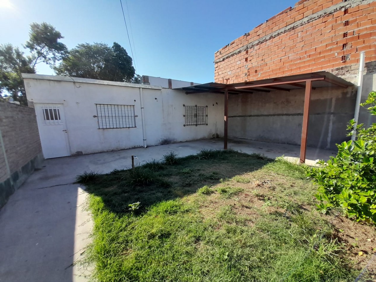Venta - Casa en zona centrica - Coronda - Ref. No 606