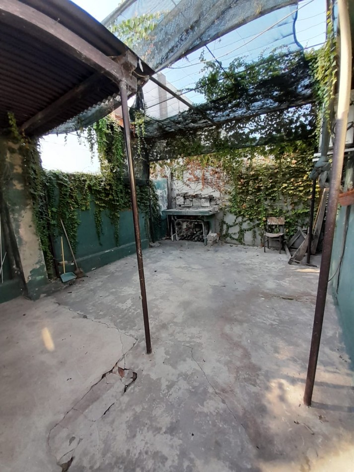 Venta - Casa en zona centrica - Coronda - Ref. No 606