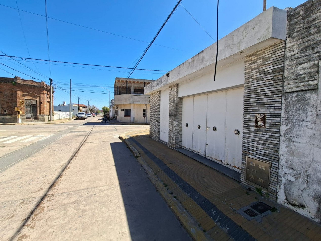 Ref. No 1320- CASA EN VENTA EN PLENO CENTRO DE LA CIUDAD.