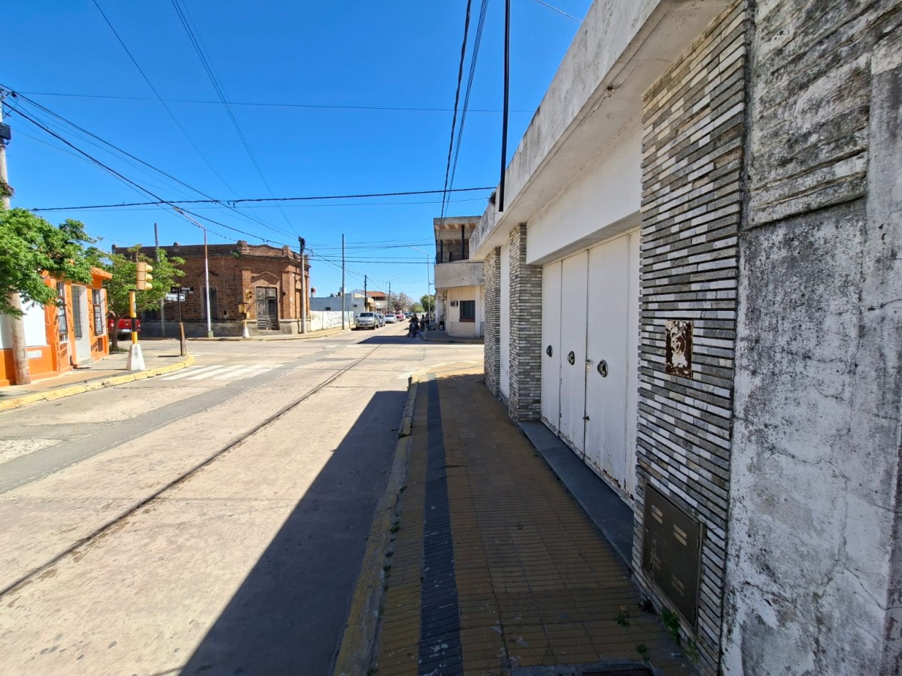 Ref. No 1320- CASA EN VENTA EN PLENO CENTRO DE LA CIUDAD.