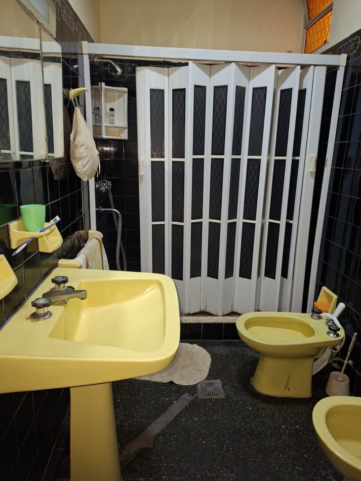 Ref. No 1320- CASA EN VENTA EN PLENO CENTRO DE LA CIUDAD.