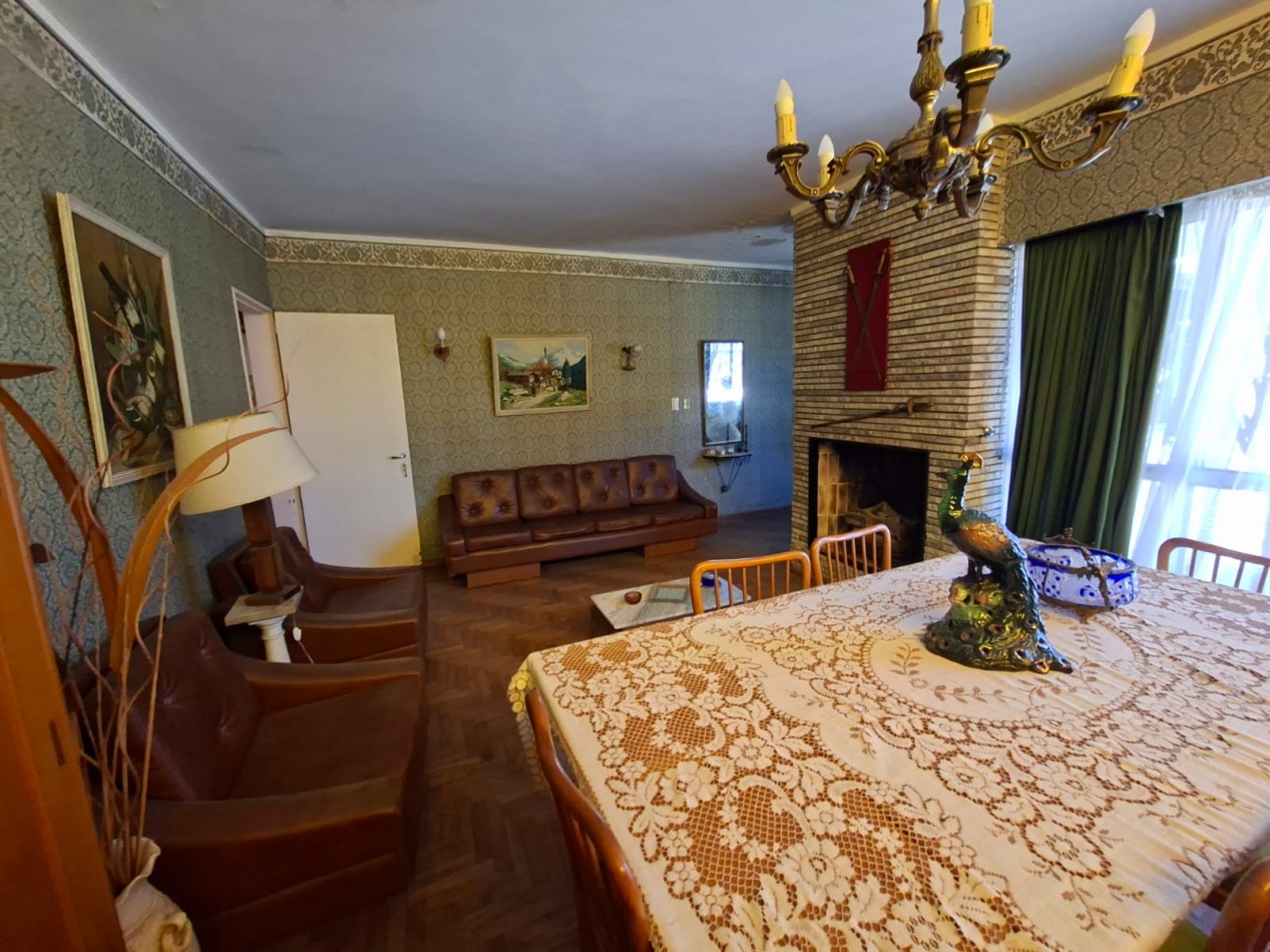 Ref. No 1320- CASA EN VENTA EN PLENO CENTRO DE LA CIUDAD.