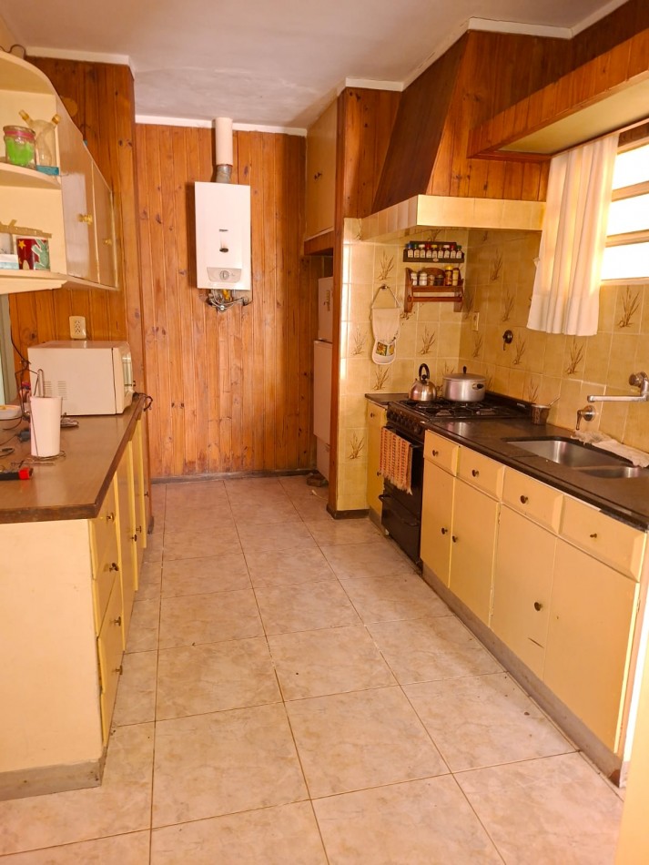 Ref. No 1320- CASA EN VENTA EN PLENO CENTRO DE LA CIUDAD.