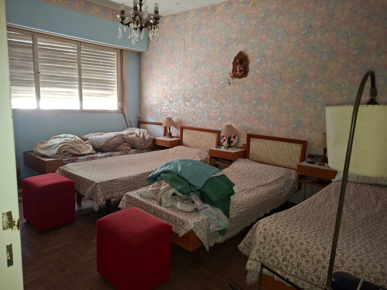 Ref. No 1320- CASA EN VENTA EN PLENO CENTRO DE LA CIUDAD.