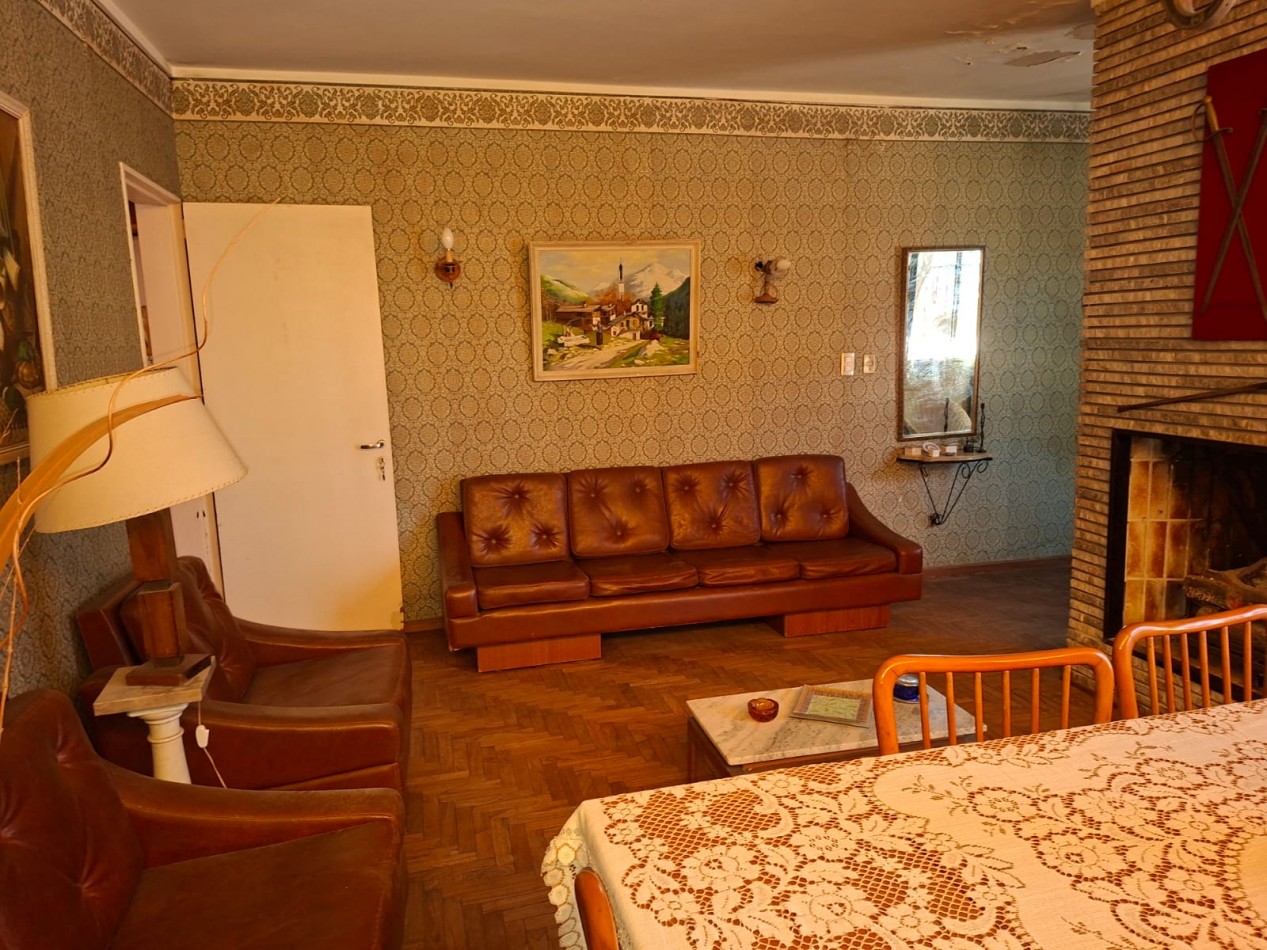 Ref. No 1320- CASA EN VENTA EN PLENO CENTRO DE LA CIUDAD.