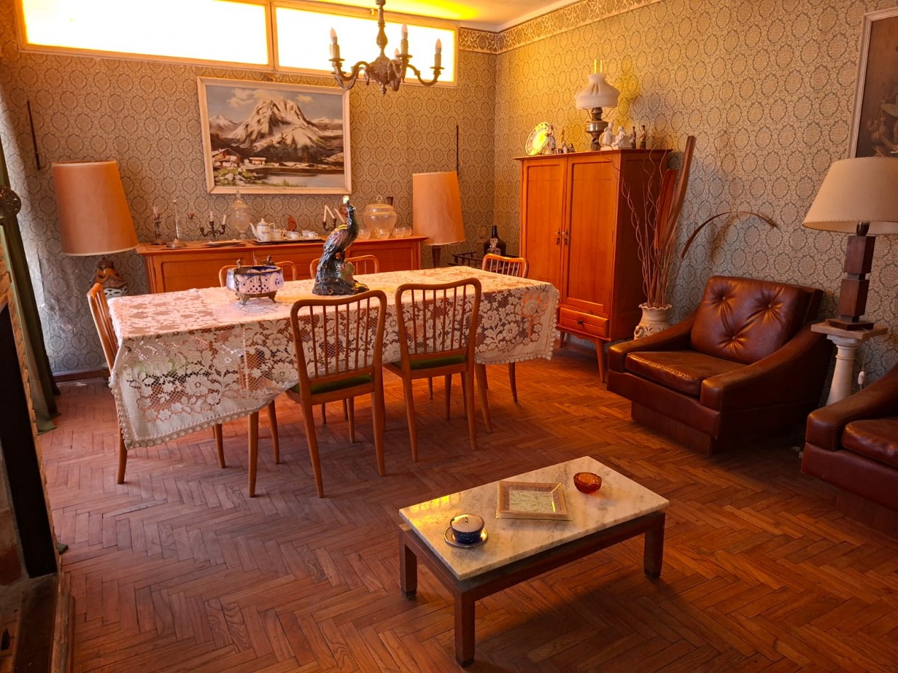 Ref. No 1320- CASA EN VENTA EN PLENO CENTRO DE LA CIUDAD.