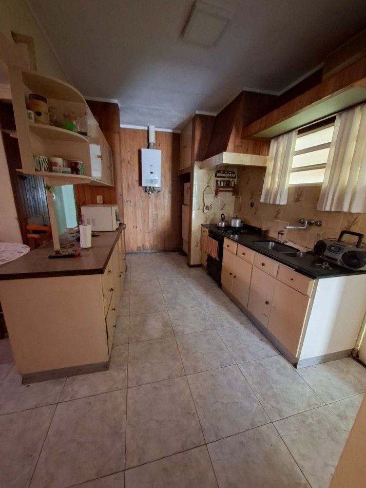 Ref. No 1320- CASA EN VENTA EN PLENO CENTRO DE LA CIUDAD.