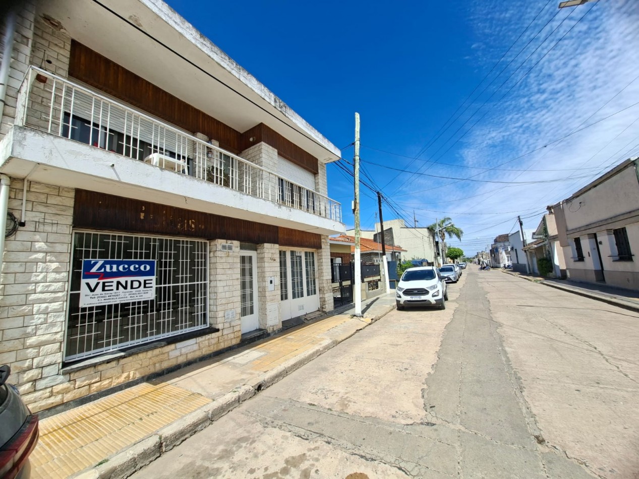 Venta local comercial + departamento. Excelente ubicacion. Coronda. Ref No 79
