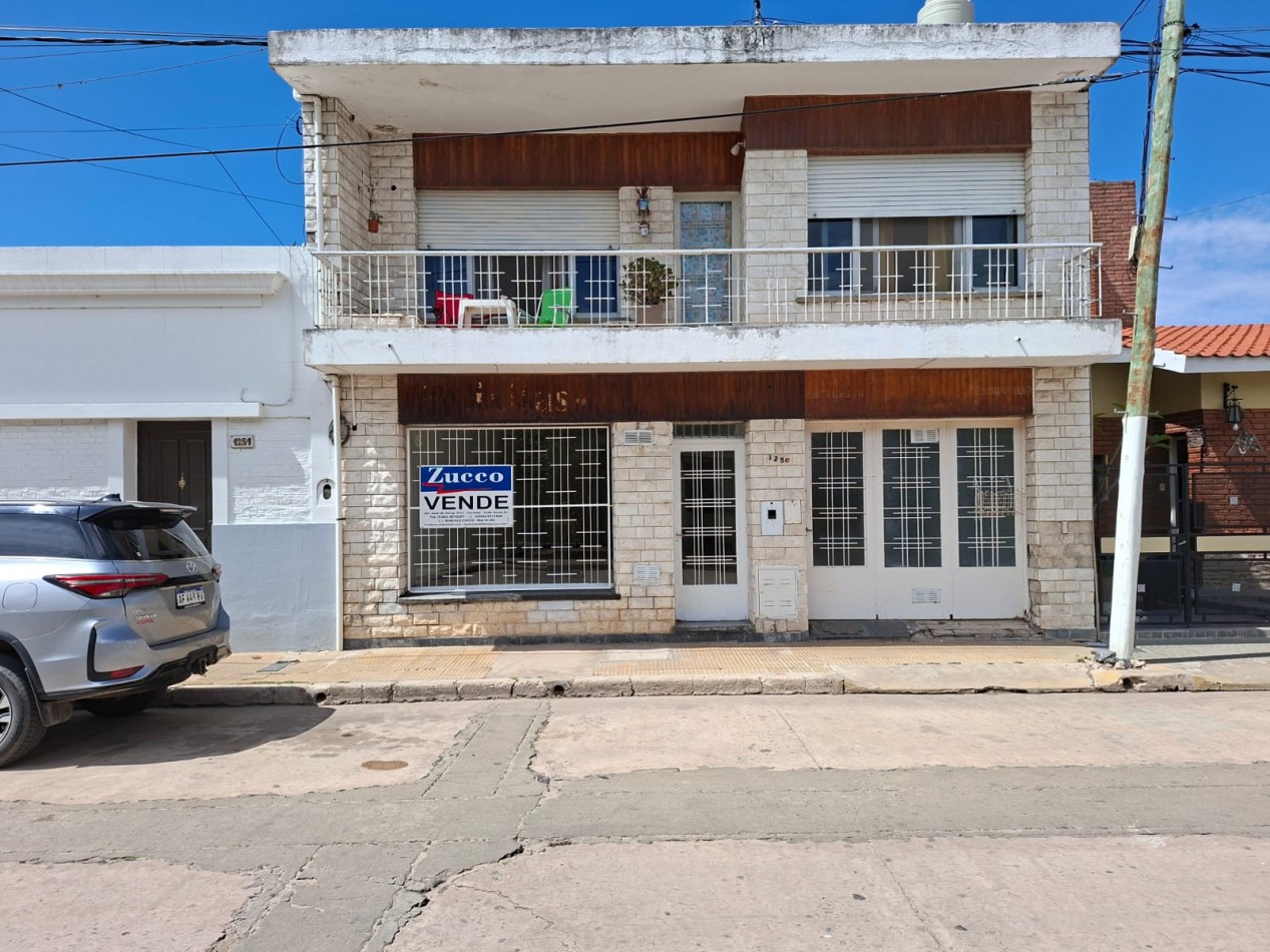 Venta local comercial + departamento. Excelente ubicacion. Coronda. Ref No 79