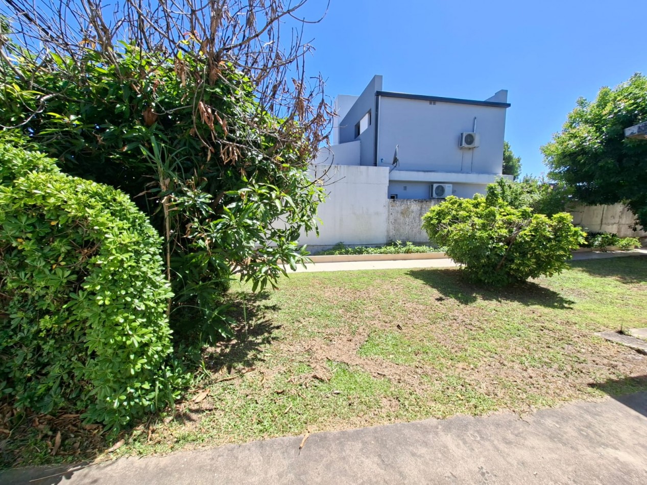 CASA EN VENTA- CORONDA