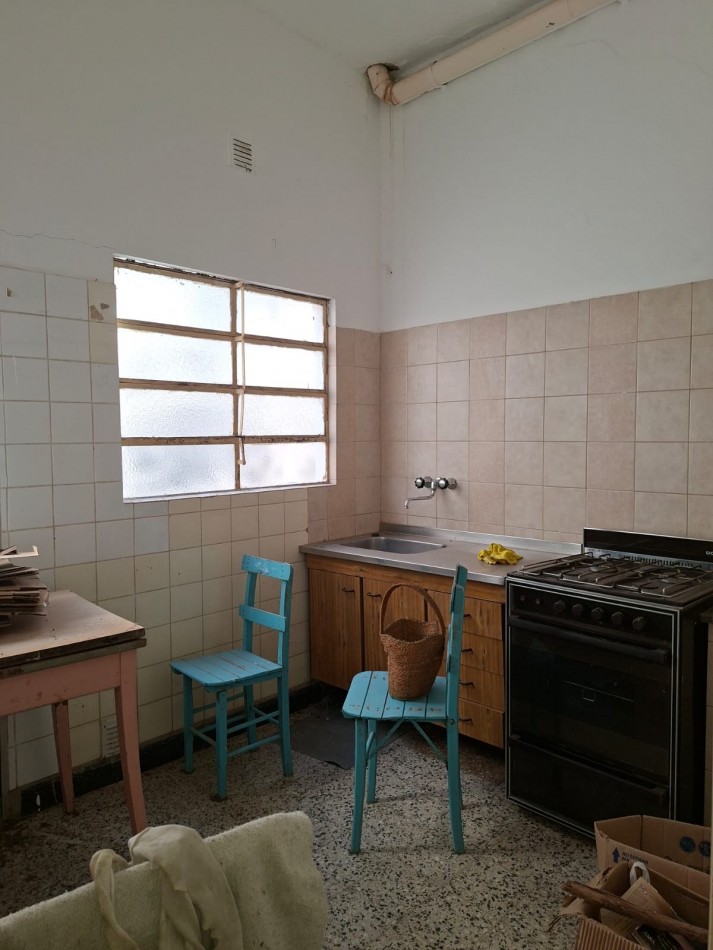 Ref. No 1326. CASA EN VENTA PLENO CENTRO DE LA CIUDAD.