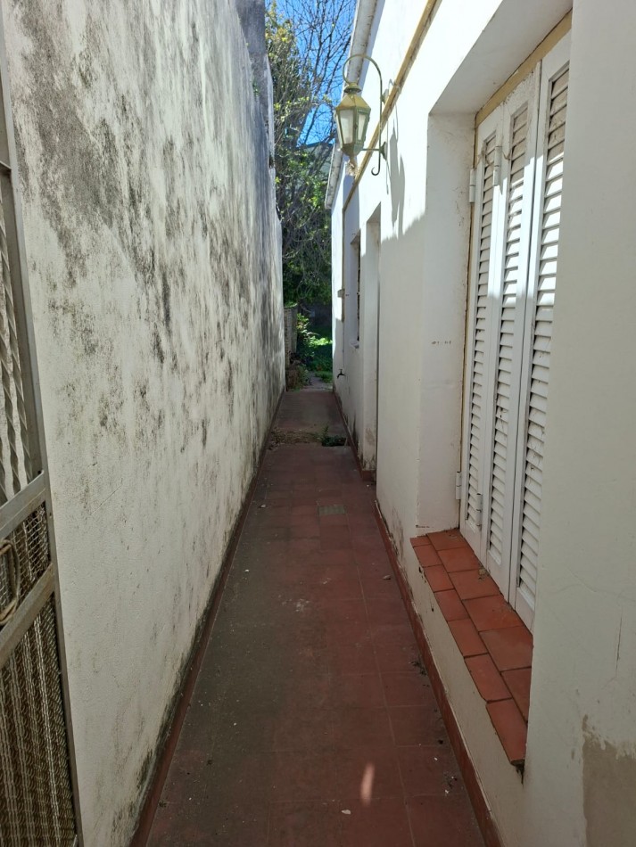 Ref. No 1326. CASA EN VENTA PLENO CENTRO DE LA CIUDAD.