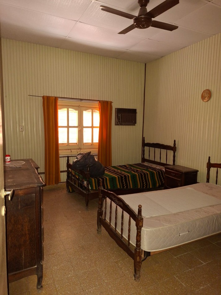 Ref. No 1326. CASA EN VENTA PLENO CENTRO DE LA CIUDAD.