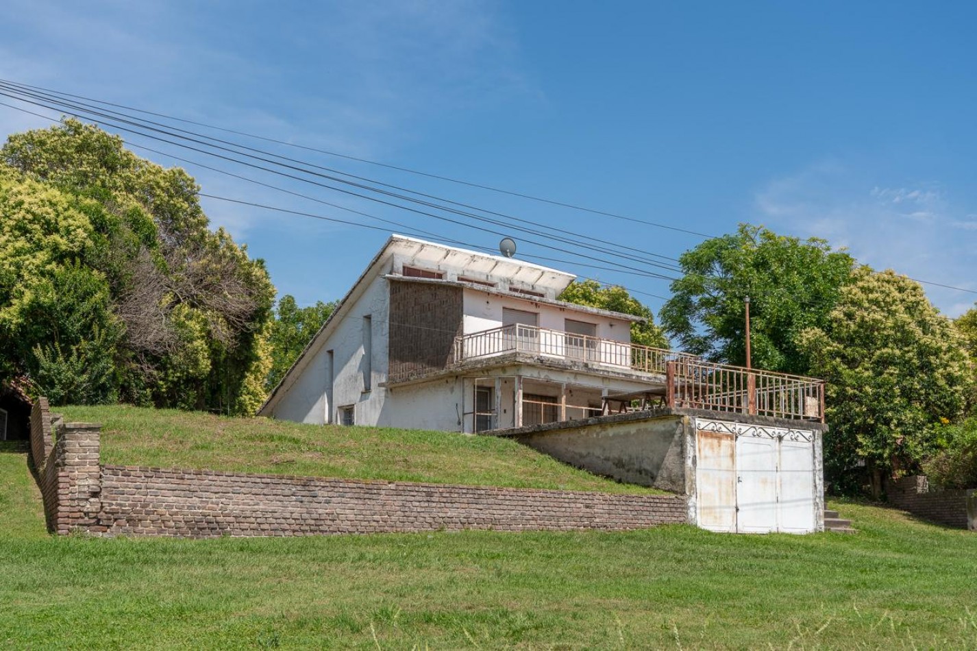 EN VENTA HERMOSO INMUEBLE EN BARRIO GALVEZ- CORONDA - Ref. No 1342