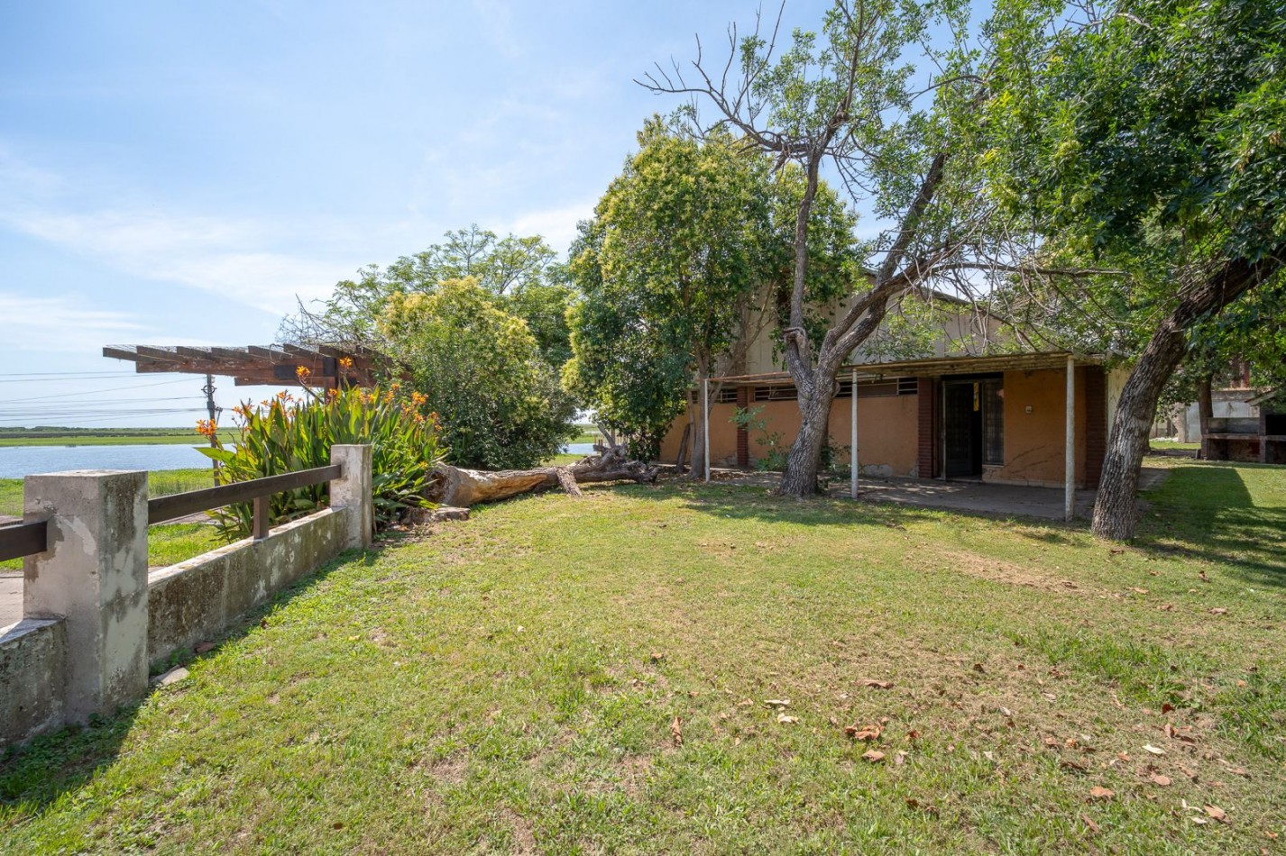 EN VENTA HERMOSO INMUEBLE EN BARRIO GALVEZ- CORONDA - Ref. No 1342