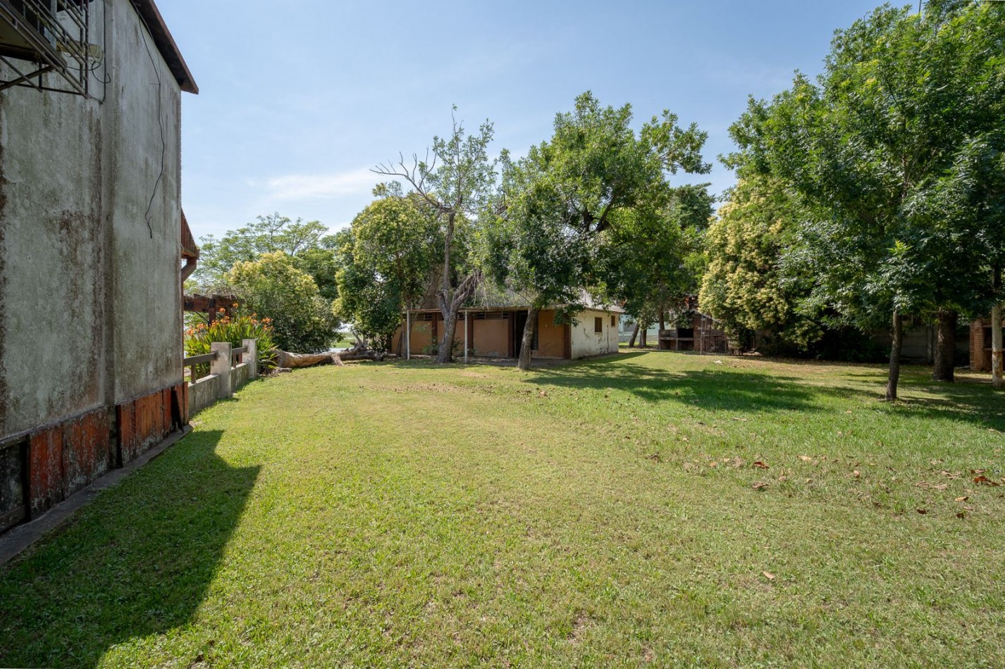 EN VENTA HERMOSO INMUEBLE EN BARRIO GALVEZ- CORONDA - Ref. No 1342