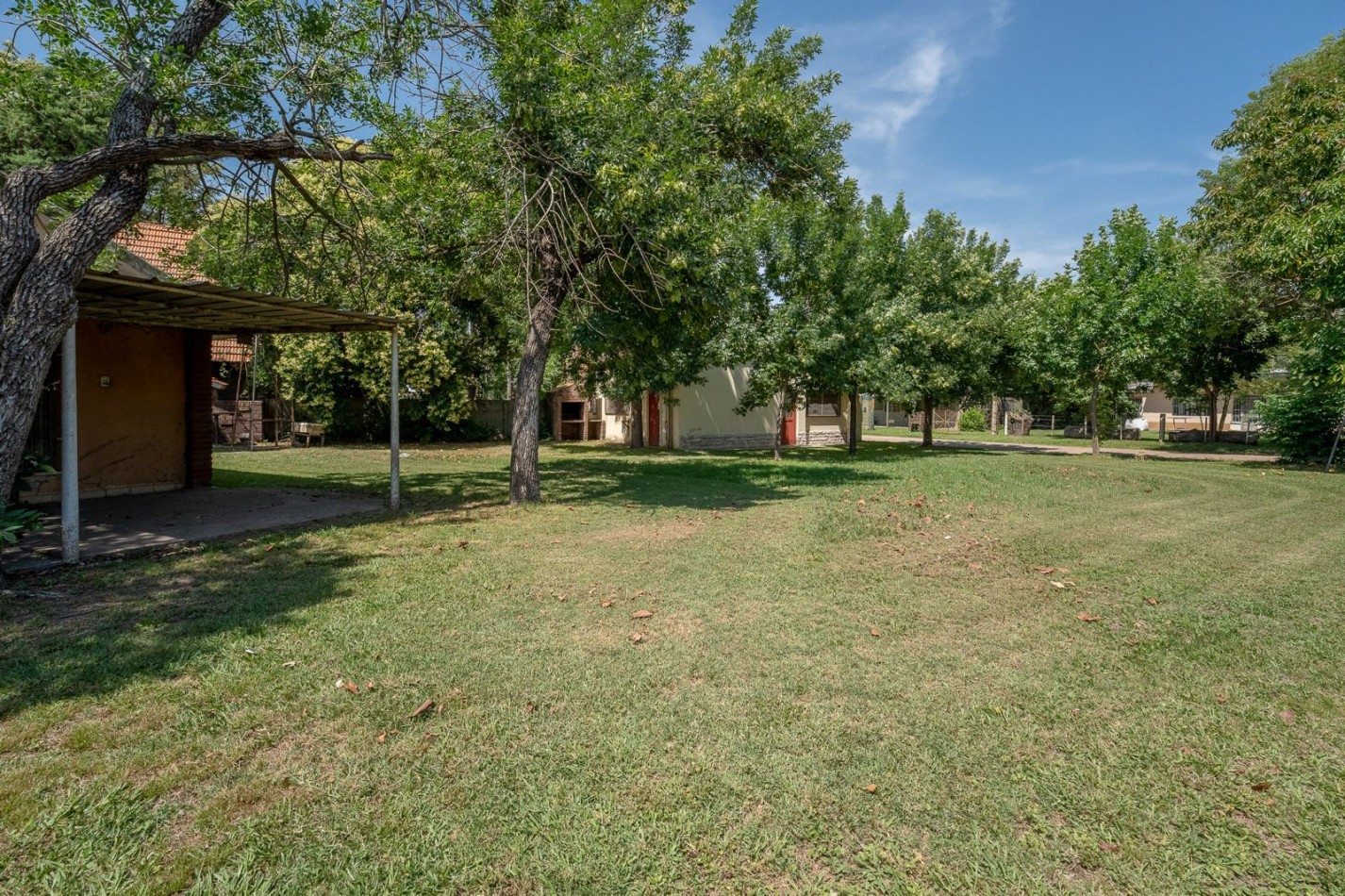 EN VENTA HERMOSO INMUEBLE EN BARRIO GALVEZ- CORONDA - Ref. No 1342