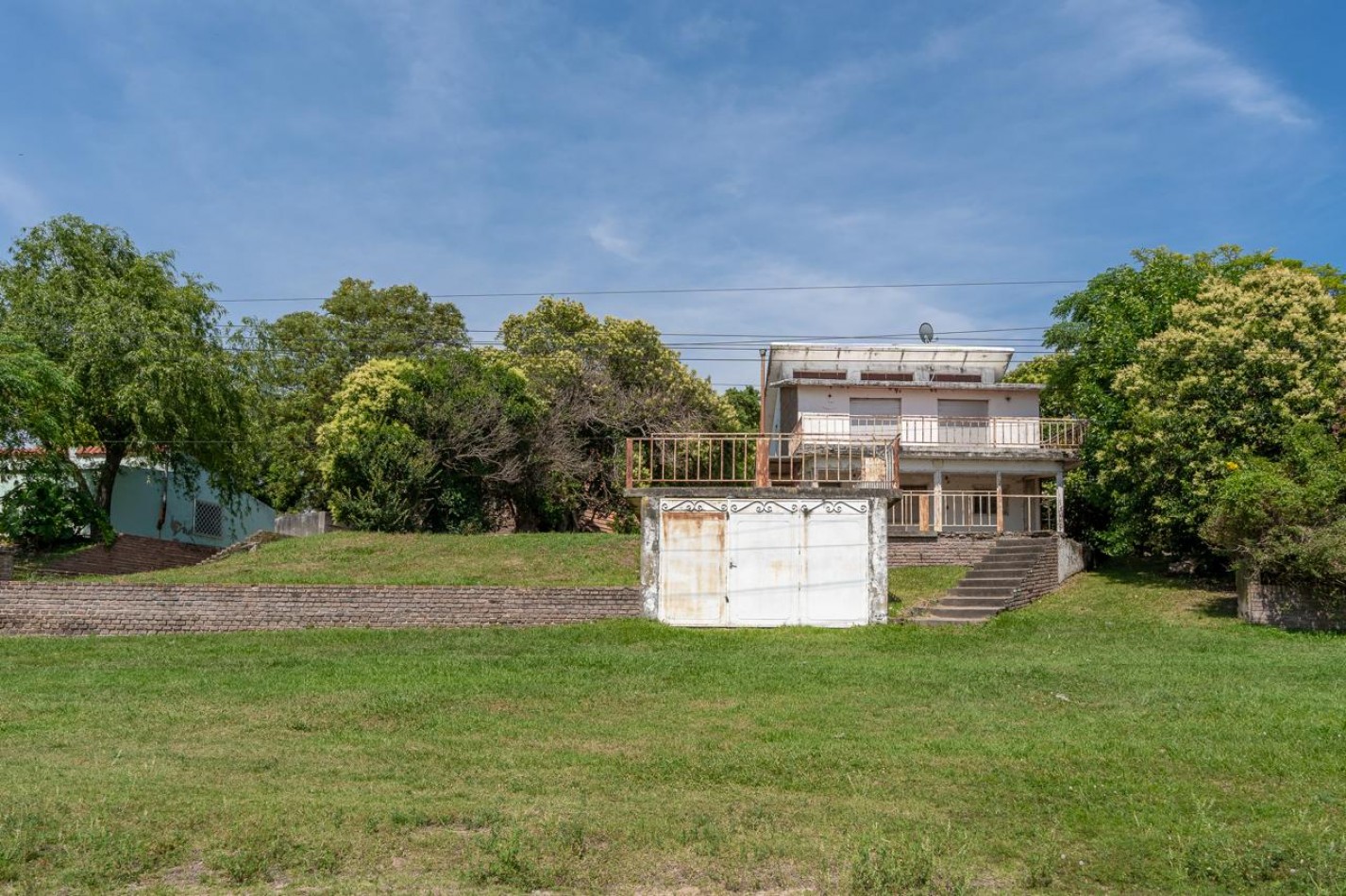 EN VENTA HERMOSO INMUEBLE EN BARRIO GALVEZ- CORONDA - Ref. No 1342