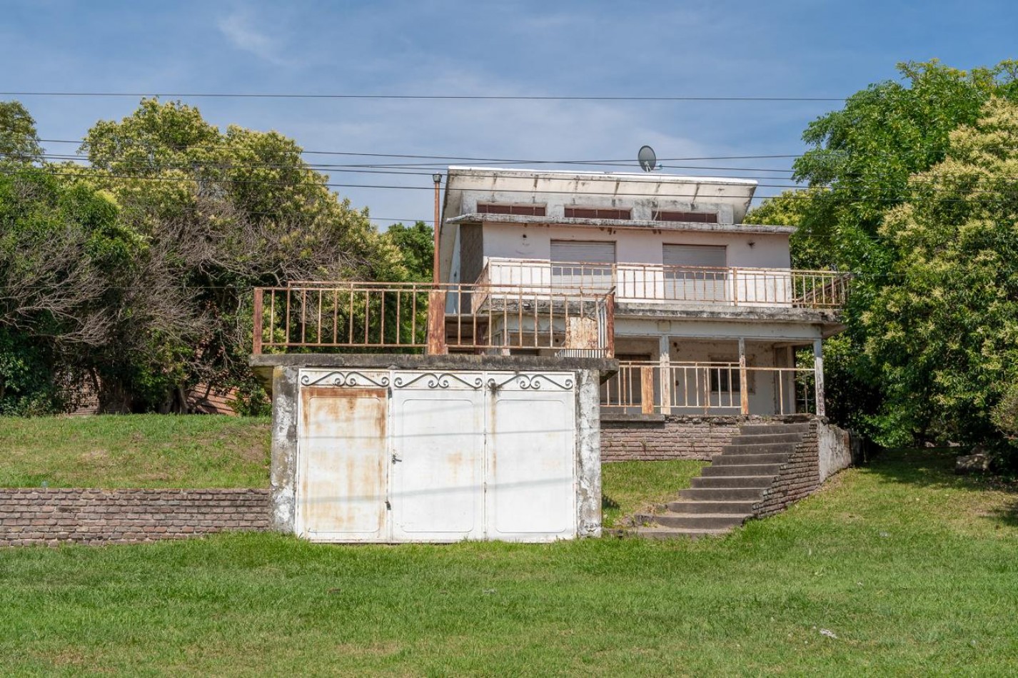 EN VENTA HERMOSO INMUEBLE EN BARRIO GALVEZ- CORONDA - Ref. No 1342