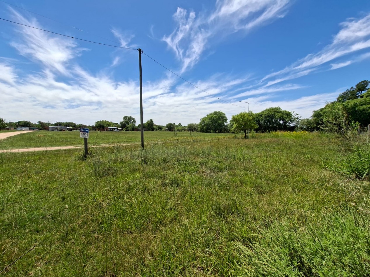 ¡Oportunidad!-Venta lote en esquina 250 m2 - Coronda.- Ref. No 1357