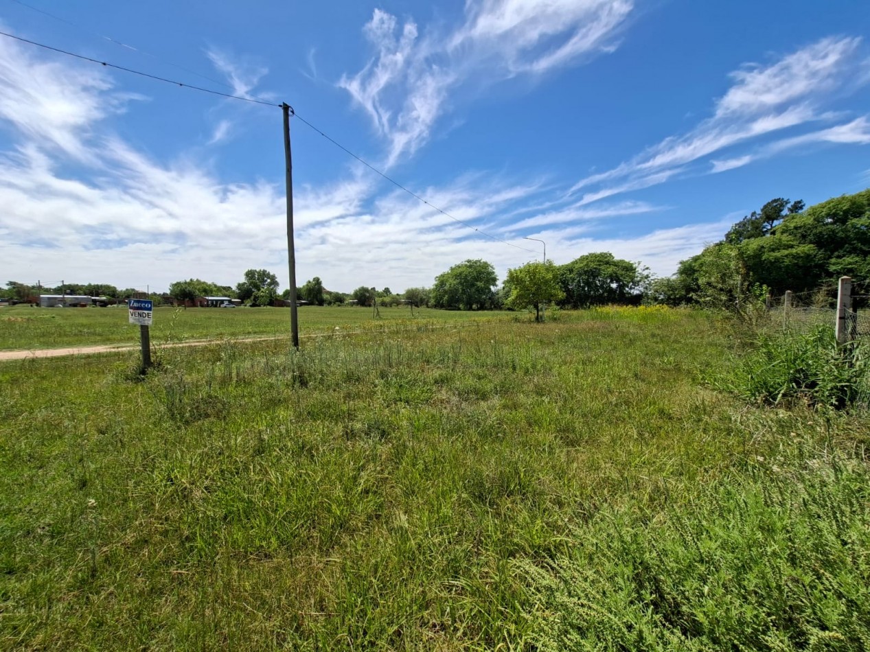 ¡Oportunidad!-Venta lote en esquina 250 m2 - Coronda.- Ref. No 1357