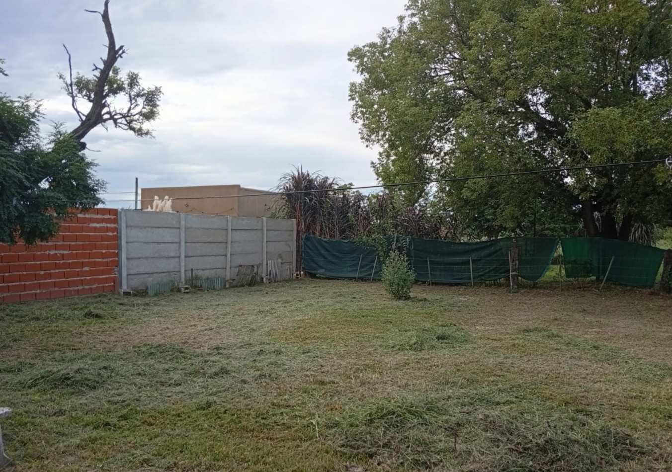 Ref. No 1364- CASA EN VENTA CON MUCHO TERRENO