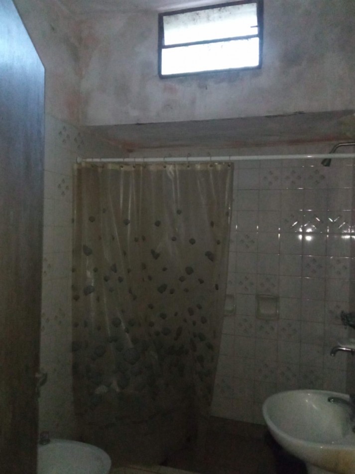 Oportunidad inversores!!!- Venta Casa con gran terreno