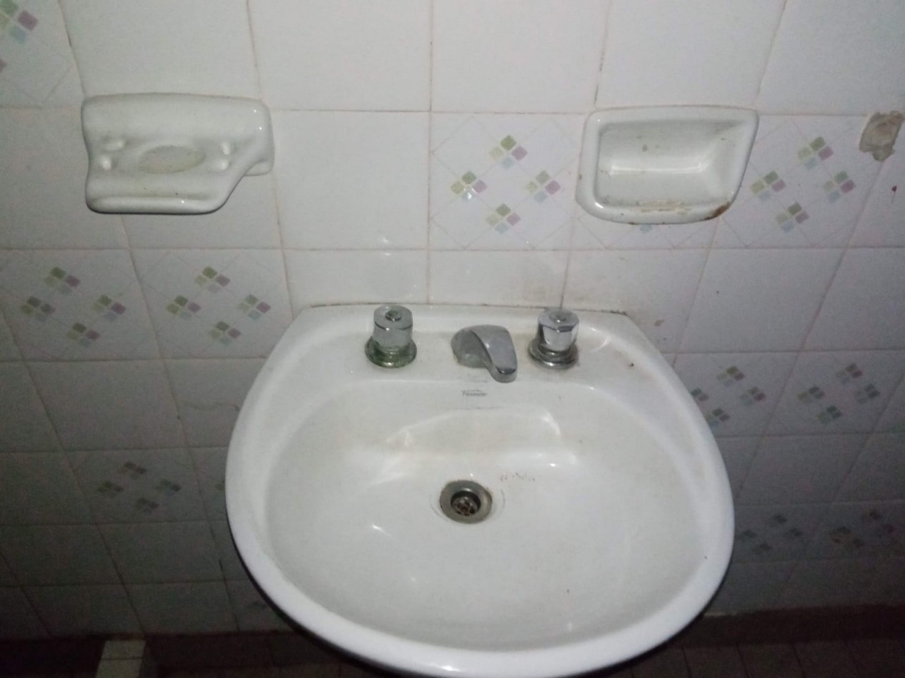 Oportunidad inversores!!!- Venta Casa con gran terreno