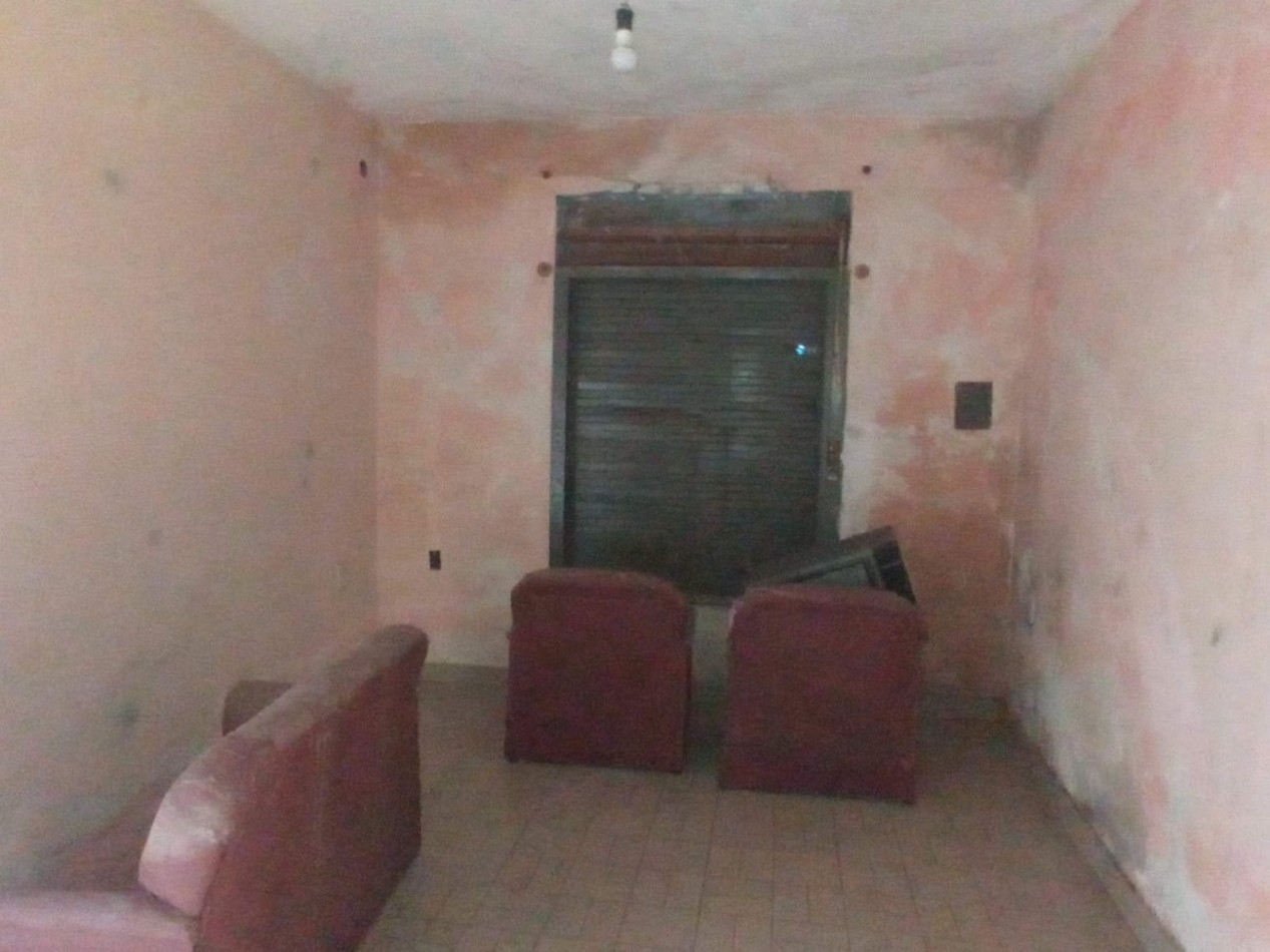 Oportunidad inversores!!!- Venta Casa con gran terreno