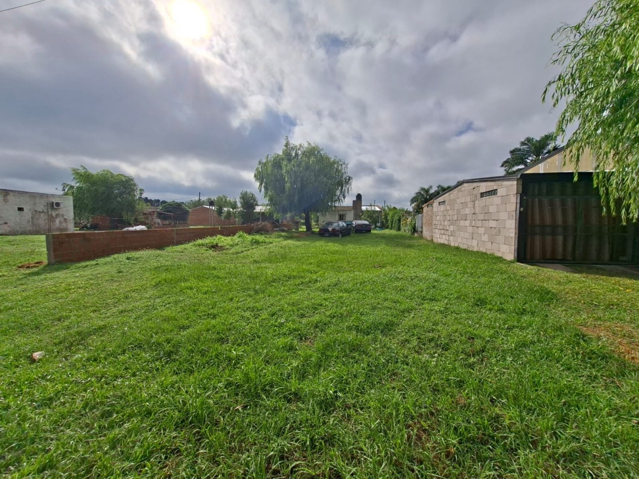 VENTA DE INMUEBLE CON LOCAL COMERCIAL- RUTA 11