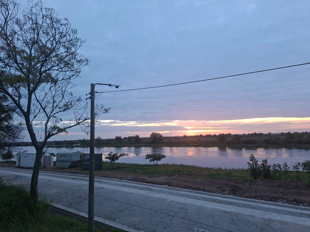 Lote en venta sobre Av. Costanera  - Coronda- Ref. No 1381