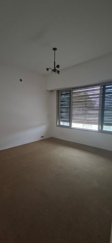 Venta local comercial + departamento. Excelente ubicacion. Coronda. Ref No 79