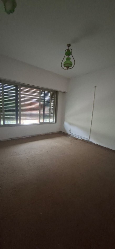 Venta local comercial + departamento. Excelente ubicacion. Coronda. Ref No 79