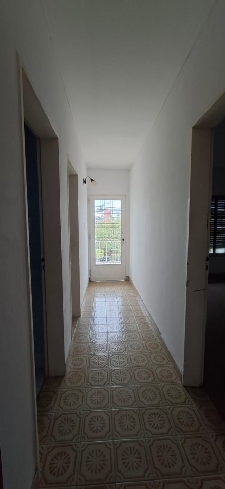 Venta local comercial + departamento. Excelente ubicacion. Coronda. Ref No 79
