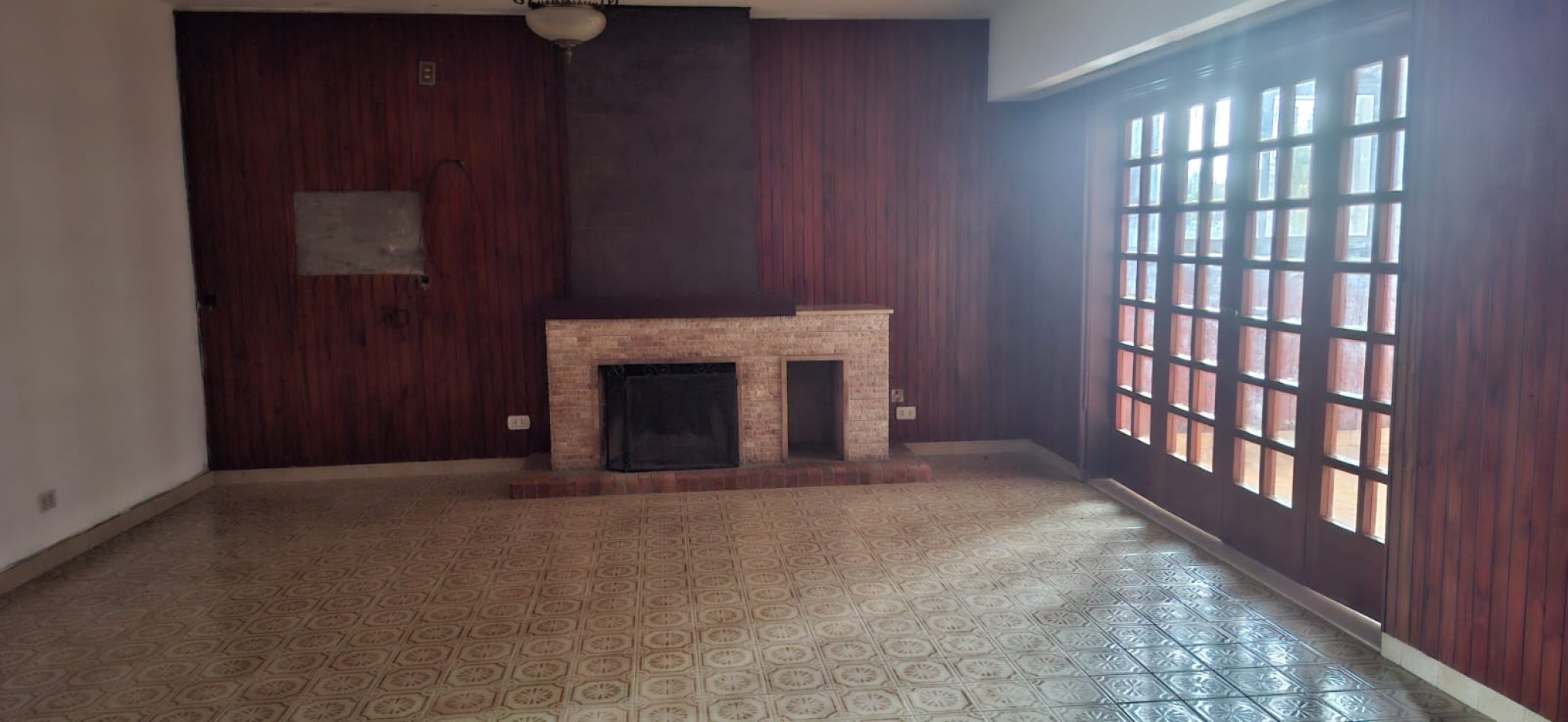 Venta local comercial + departamento. Excelente ubicacion. Coronda. Ref No 79