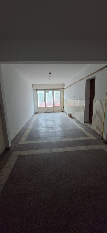 Venta local comercial + departamento. Excelente ubicacion. Coronda. Ref No 79