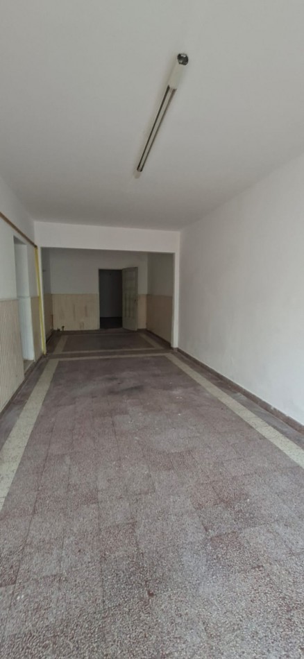 Venta local comercial + departamento. Excelente ubicacion. Coronda. Ref No 79
