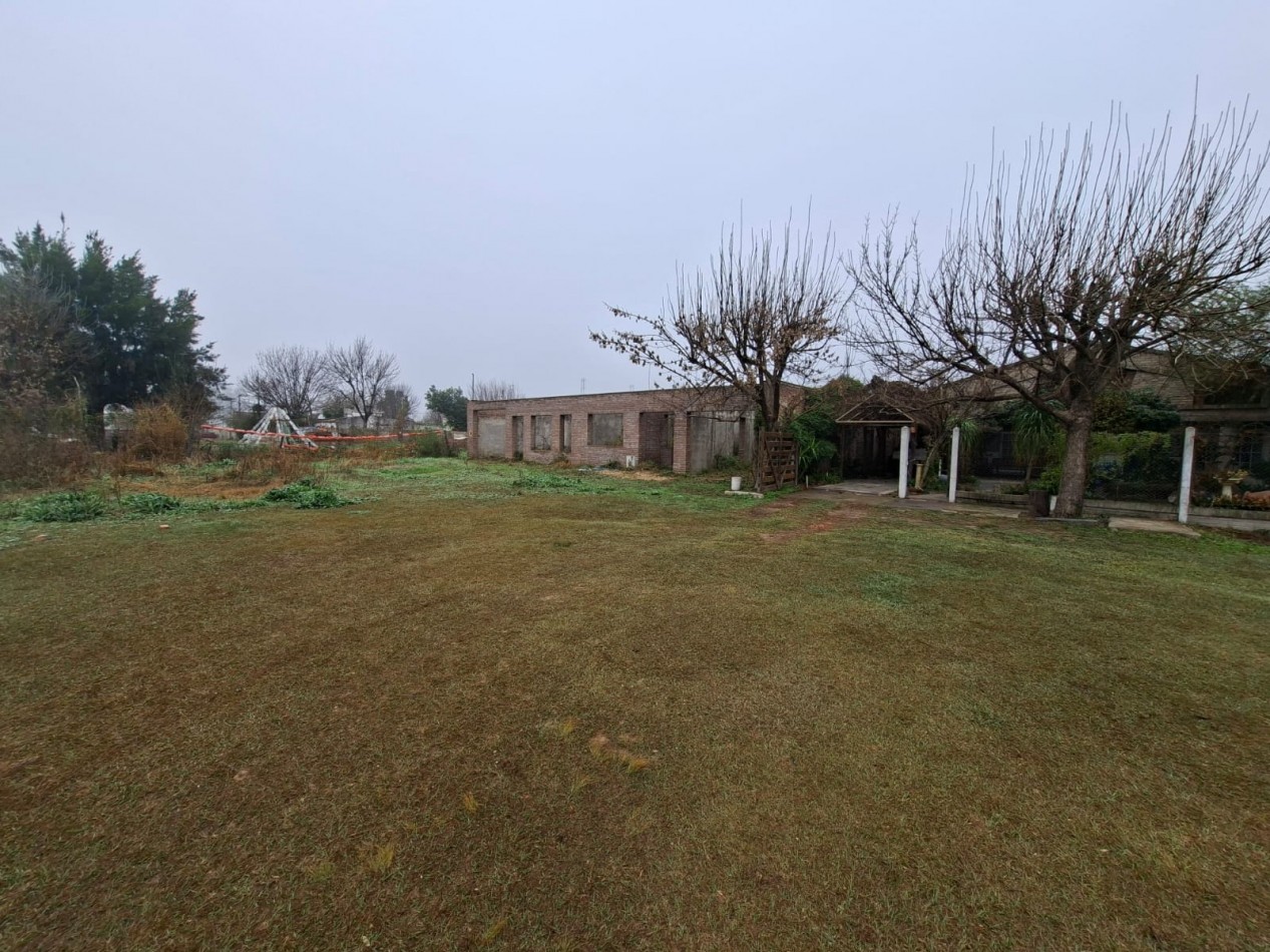 VENTA DE LOTE CON CASA EN CONSTRUCCION