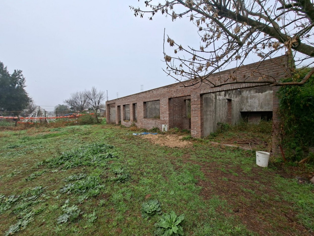 VENTA DE LOTE CON CASA EN CONSTRUCCION