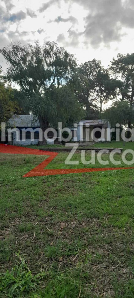 VENTA:DOS CABAÑAS SOBRE EL RIO EN DESVIO ARIJON - Ref. 1148