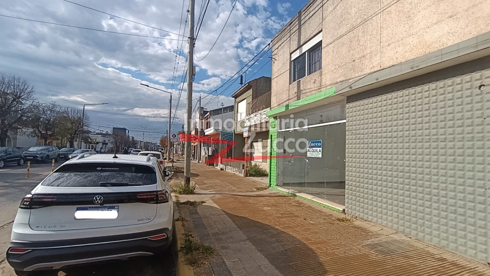 ALQUILO: LOCAL COMERCIAL CENTRICO EN CORONDA