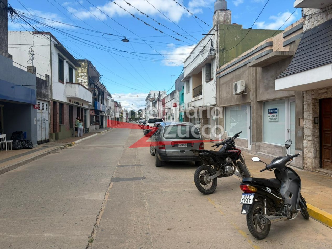 ALQUILO: LOCAL COMERCIAL EN PLENO CENTRO EN CORONDA