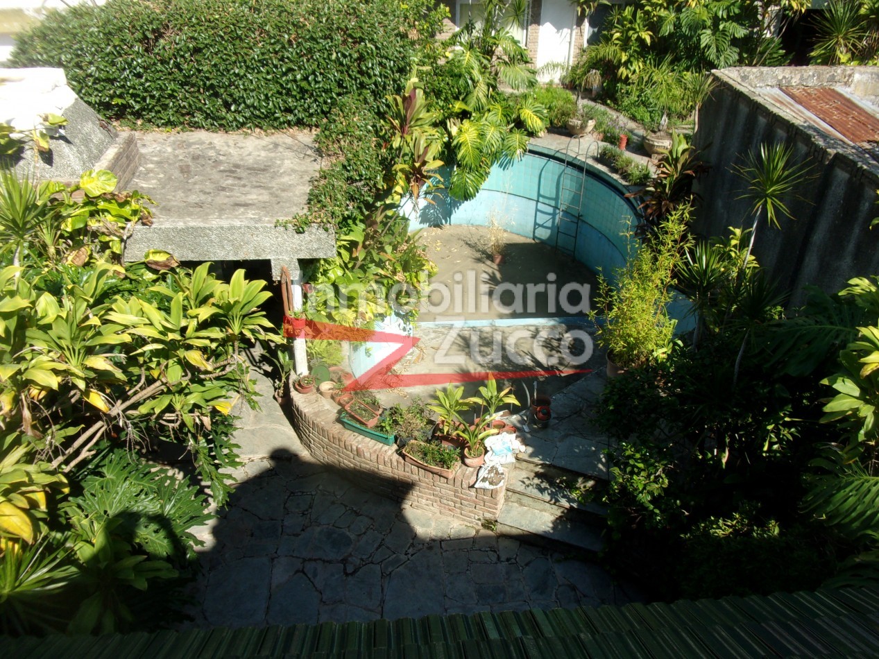 VENTA: CASA EN PLENO CENTRO DE CORONDA - Ref. 204