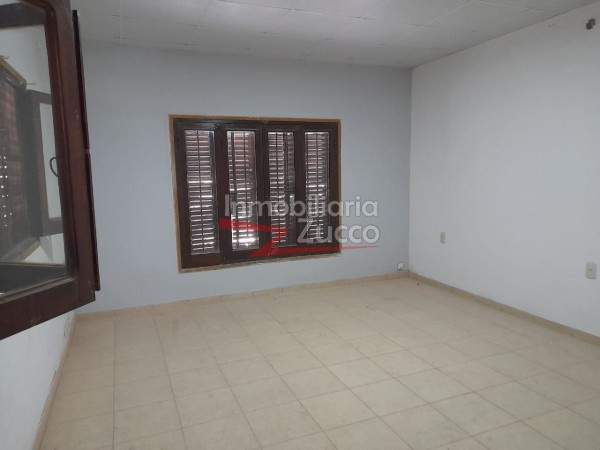 VENTA: CASA EN CORONDA - Ref. 829