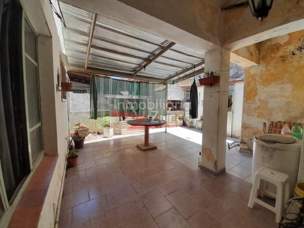 VENTA: CASA CON LOCAL EN CORONDA - Ref. 847