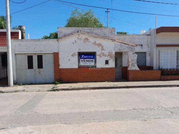 VENTA: CASA CENTRICA A REFACCIONAR EN CORONDA - Ref. 971